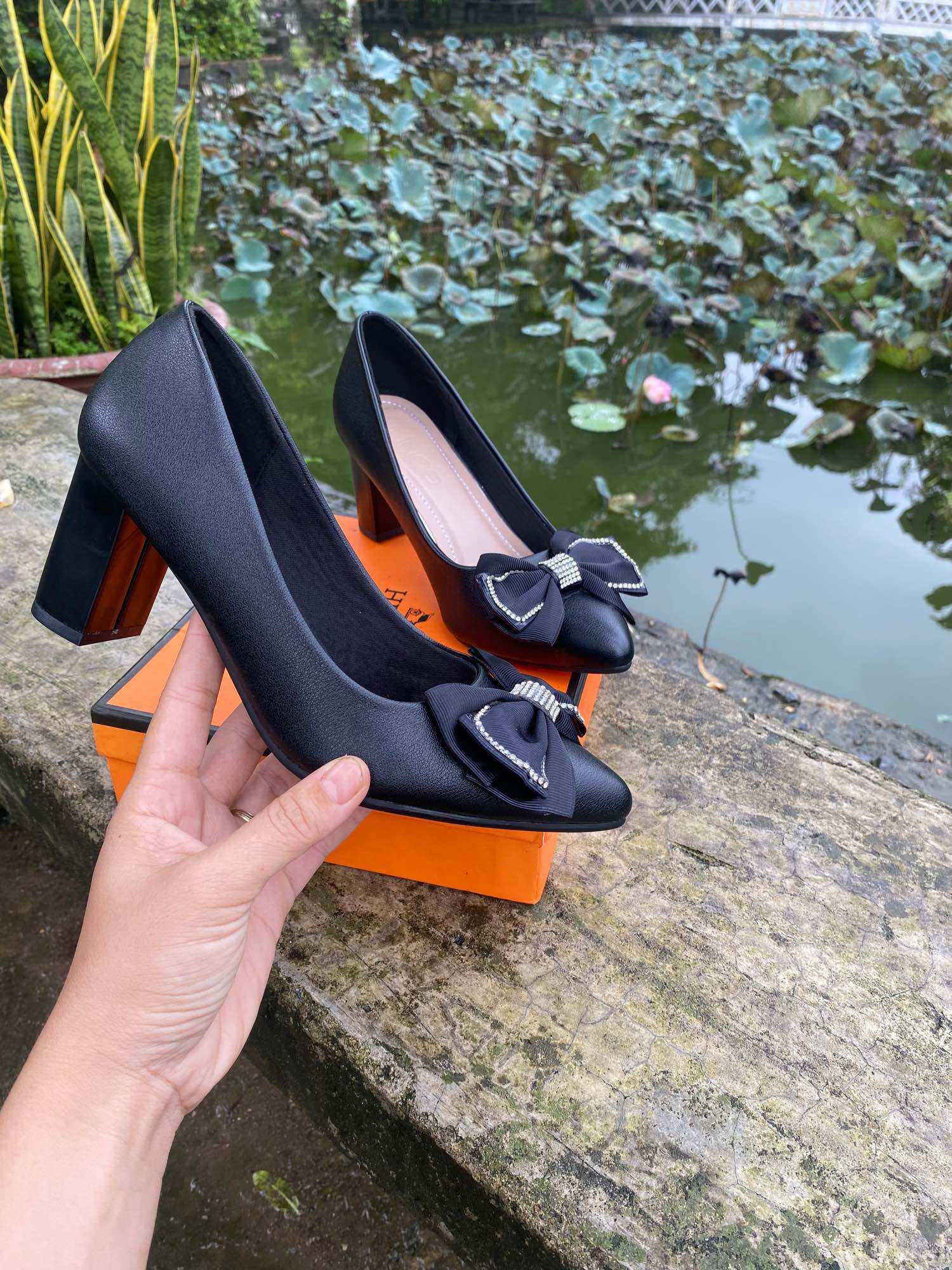 7P High Heels with Bow Tie and Matte Leather