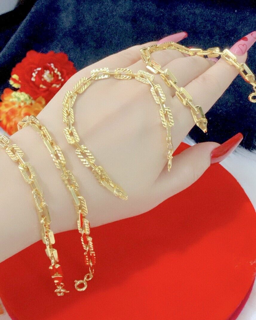 Lắc tay xích kiểu vuông mạ vàng 18k