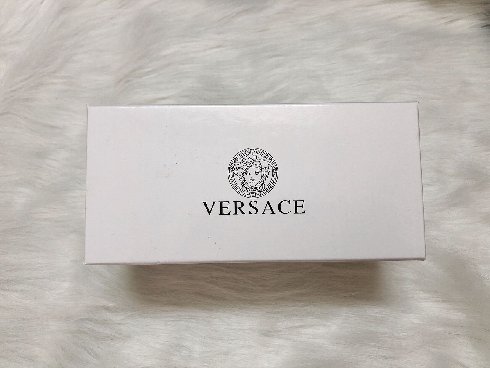 Hộp Đựng Kính Mắt Versace