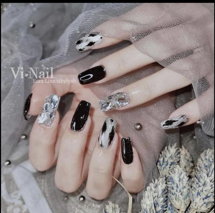 Bộ sưu tập Mẫu nail nhọn trắng đen Giúp tôn vinh phong cách thời trang của  bạn