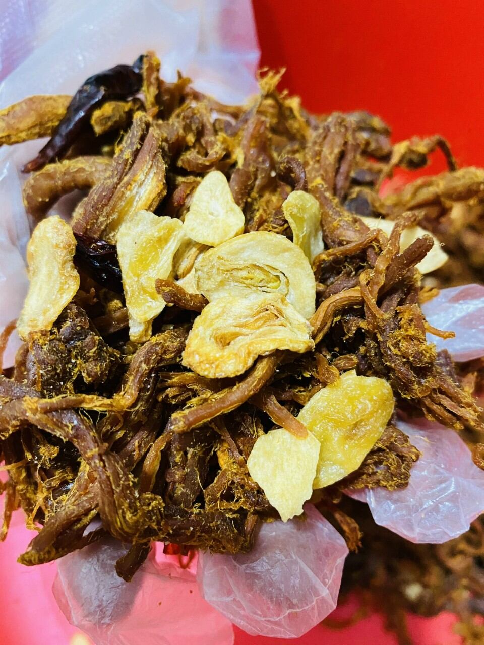 KHÔ HEO CHÁY TỎI  hủ 300g ( khô heo thật 100% )