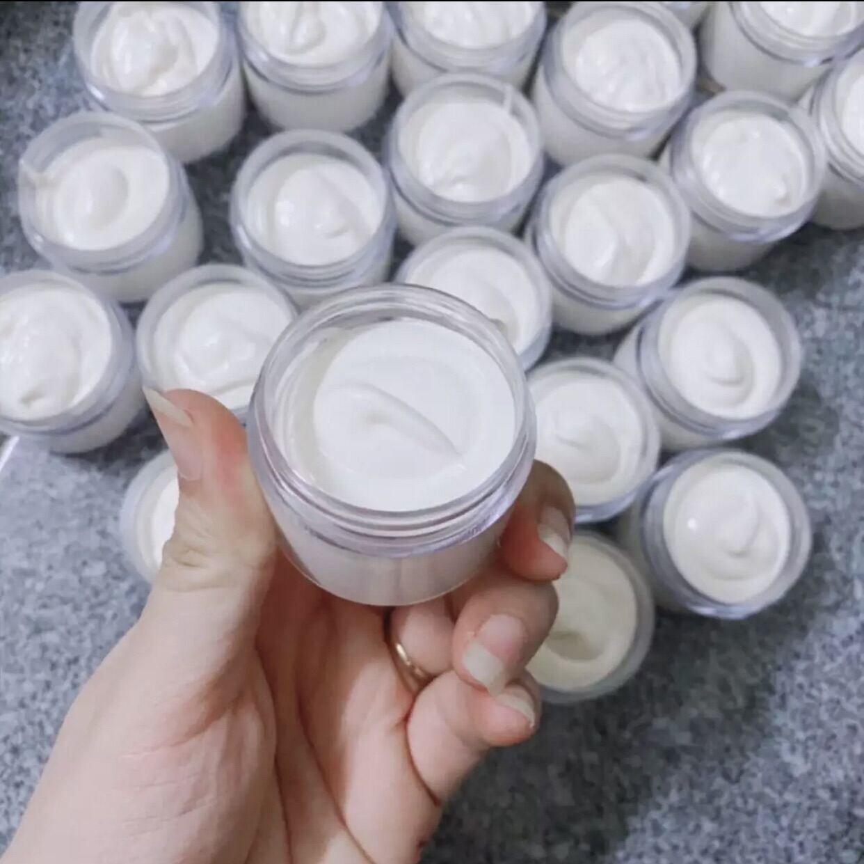 Kem Khử Thâm Body Bright Cream Dưỡng Trắng Da Trị Thâm Nách ▪︎ Bẹn ▪︎Đầu Gối ▪︎ Khuỷu Tay (Tặng Tẩy Tế Bào Chết Da)