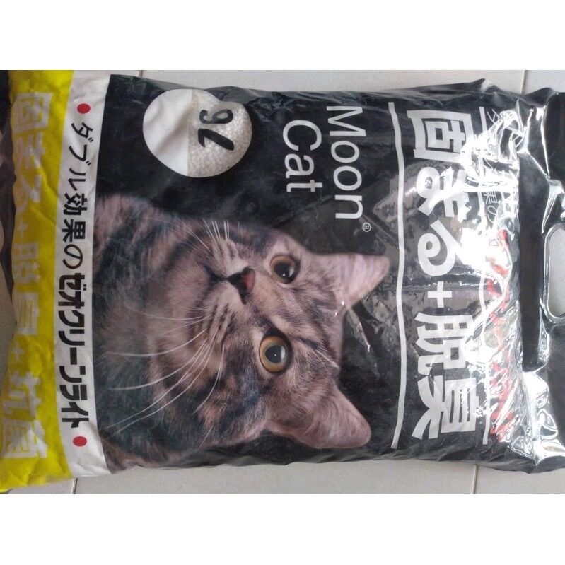 Cát vệ sinh cho mèo Nhật Đen Mooncat 8L (9L)