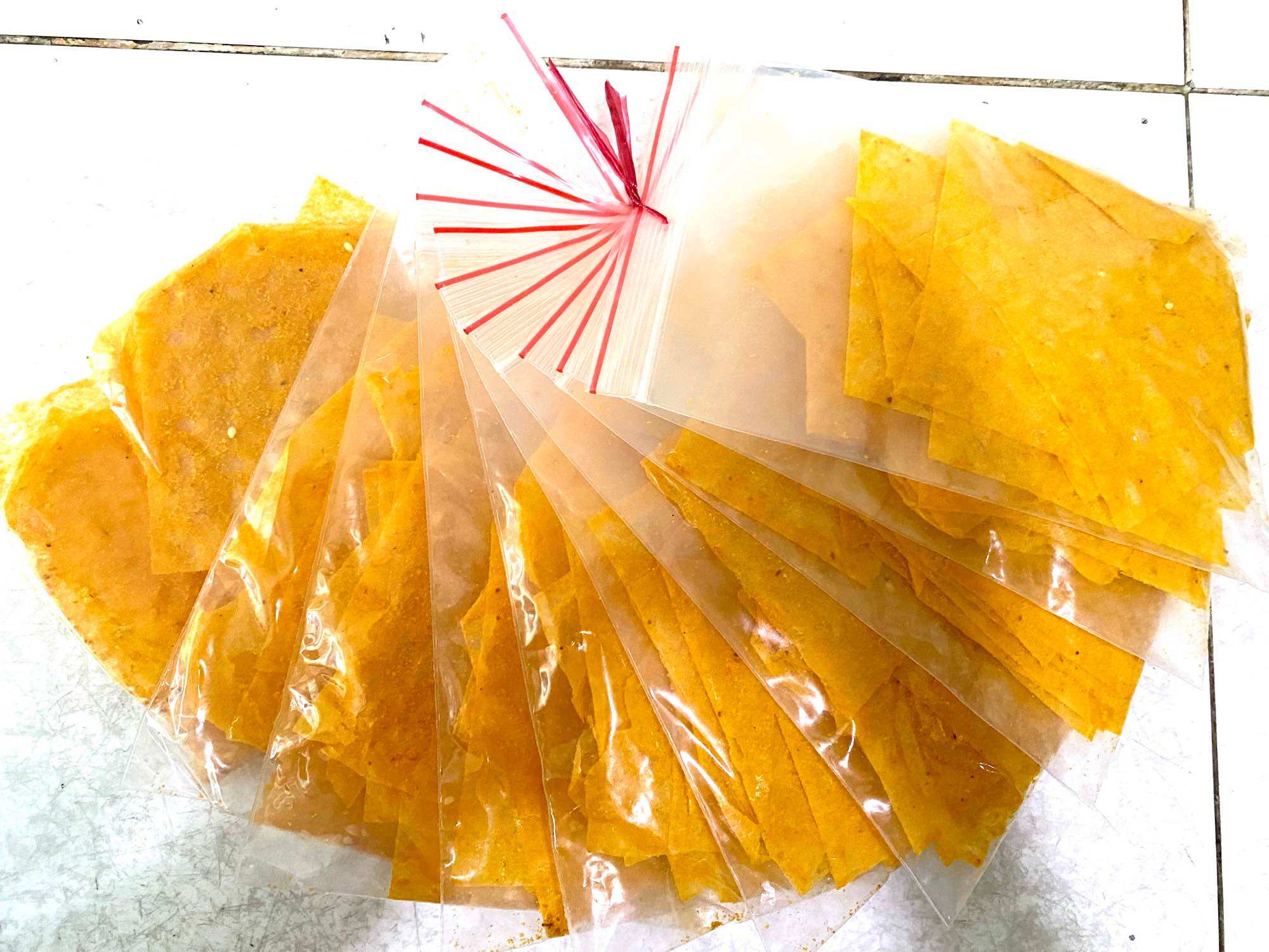 Combo 10 bịch bánh tráng muối trộn dầu tuổi thơ