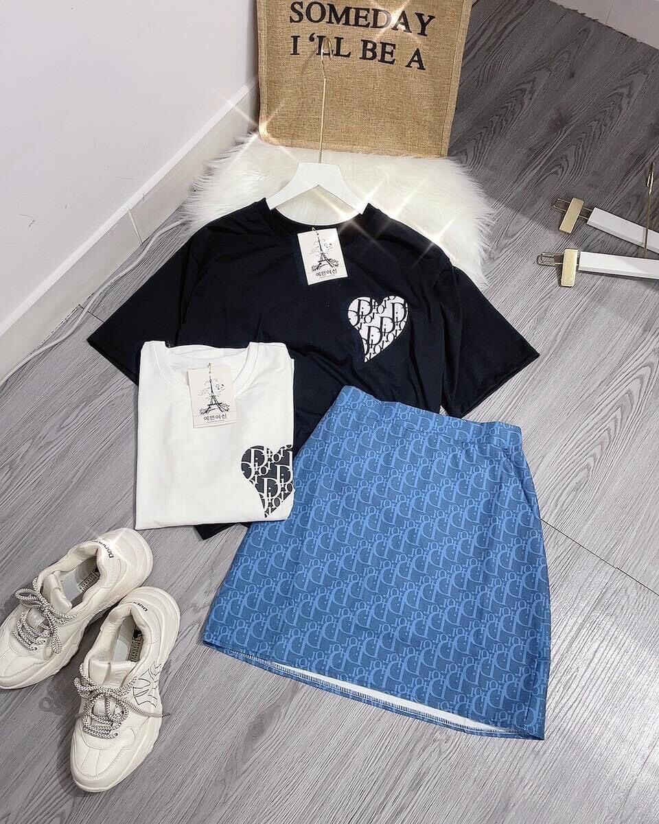 Set áo thun + chân váy dior