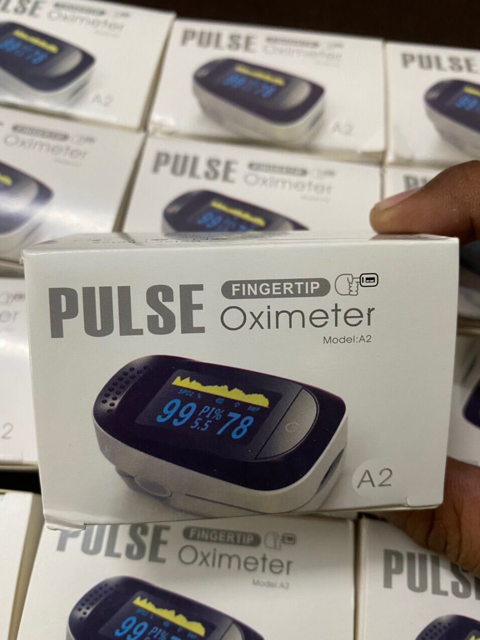 Máy Đo Nồng Độ Oxy Và Nhịp Tim Pulse Oximeter A2