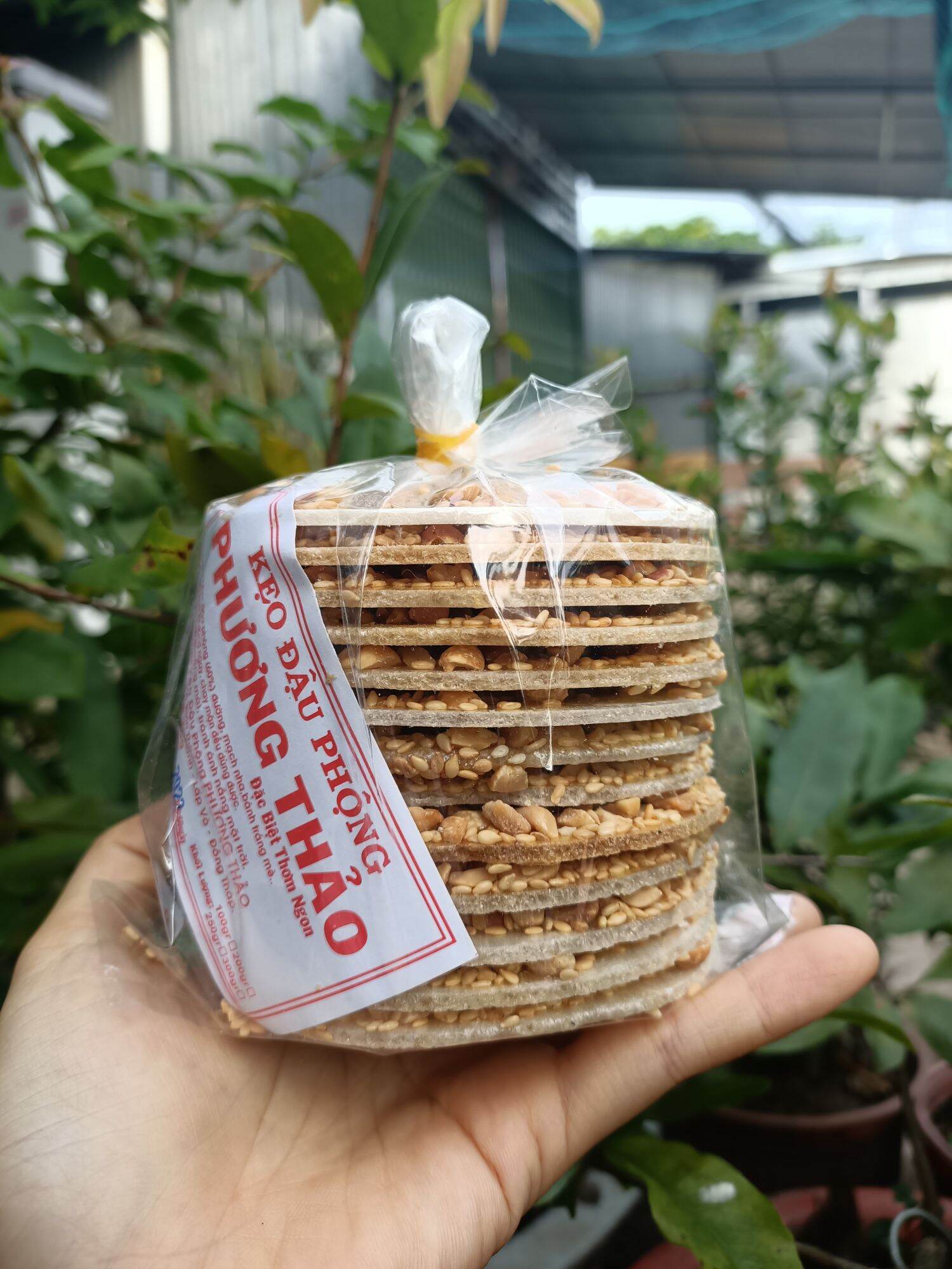 Kẹo đậu phộng mạch nha mè trắng
