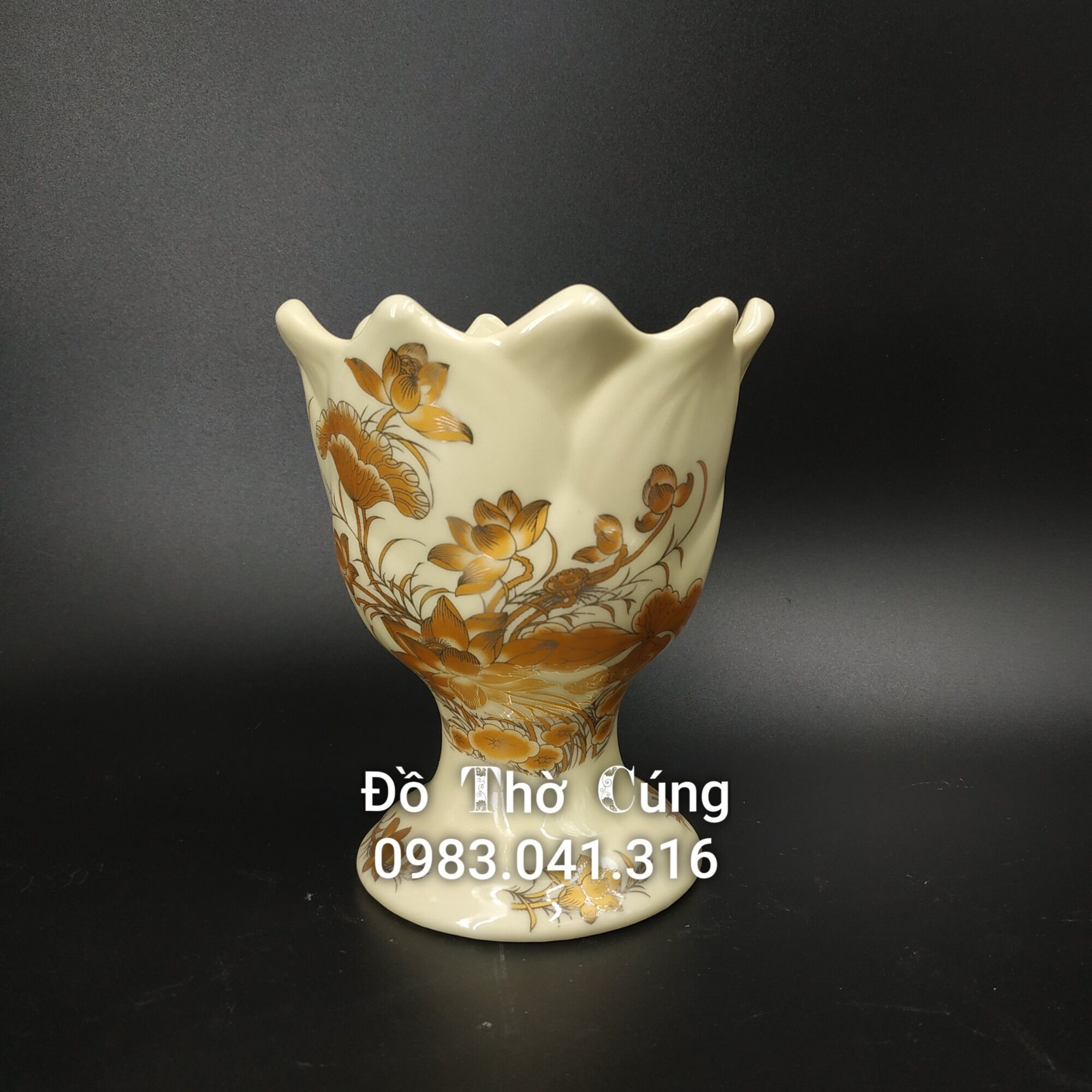 Ly đựng quả phật thủ bằng sứ màu vàng ngà