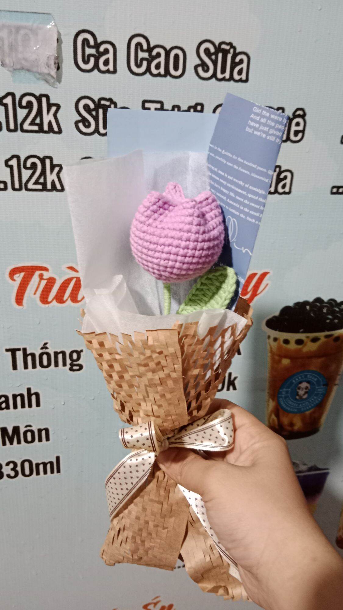 1 hoa tulip đan bằng len