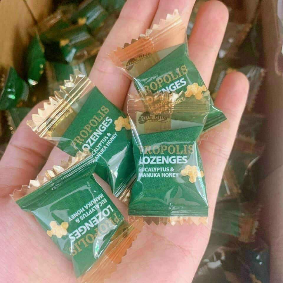 KẸO NGẬM KEO ONG + MẬT ONG MANUKA + KHUYNH DIỆP  PROPOLIS LOZENGES EUCALYPTUS & MANUKA HONEY 800G -ÚC