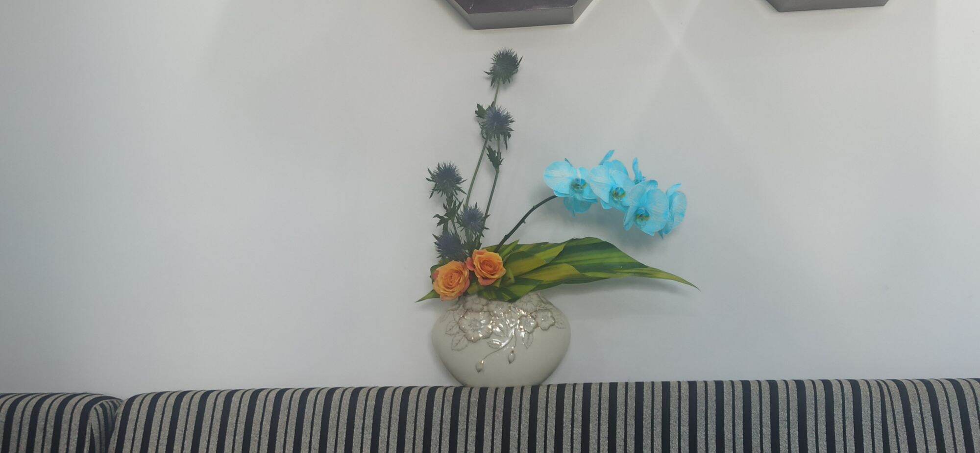 Nước dưỡng hoa lâu tàn chai 1 lít