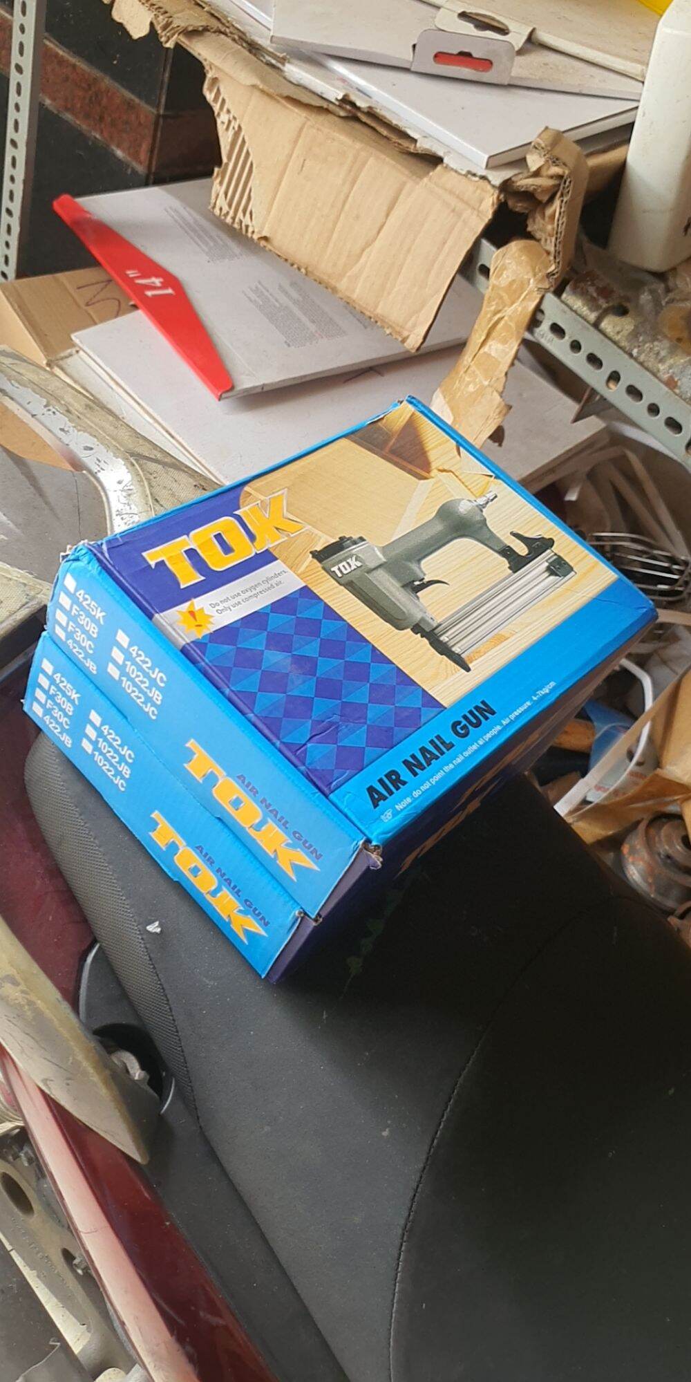 Súng Bắn Đinh TOK F30 ( gỗ )