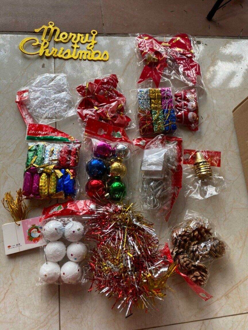 Cây thông noel 1m5 full 100 phụ kiện