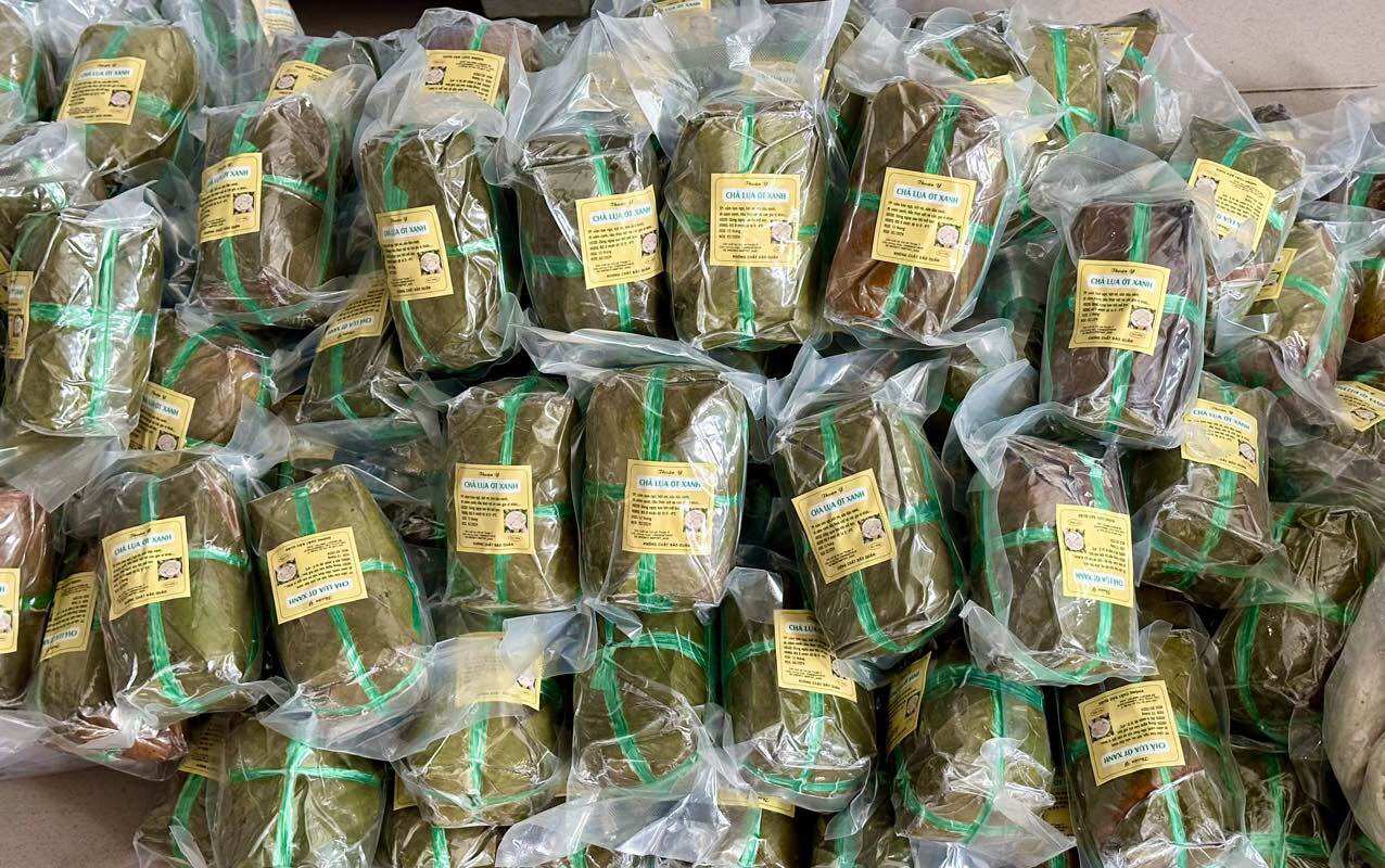 [Chỉ ship hỏa tốc trong kv TPHCM] CHẢ LỤA ỚT XANH CHAY cây 500g