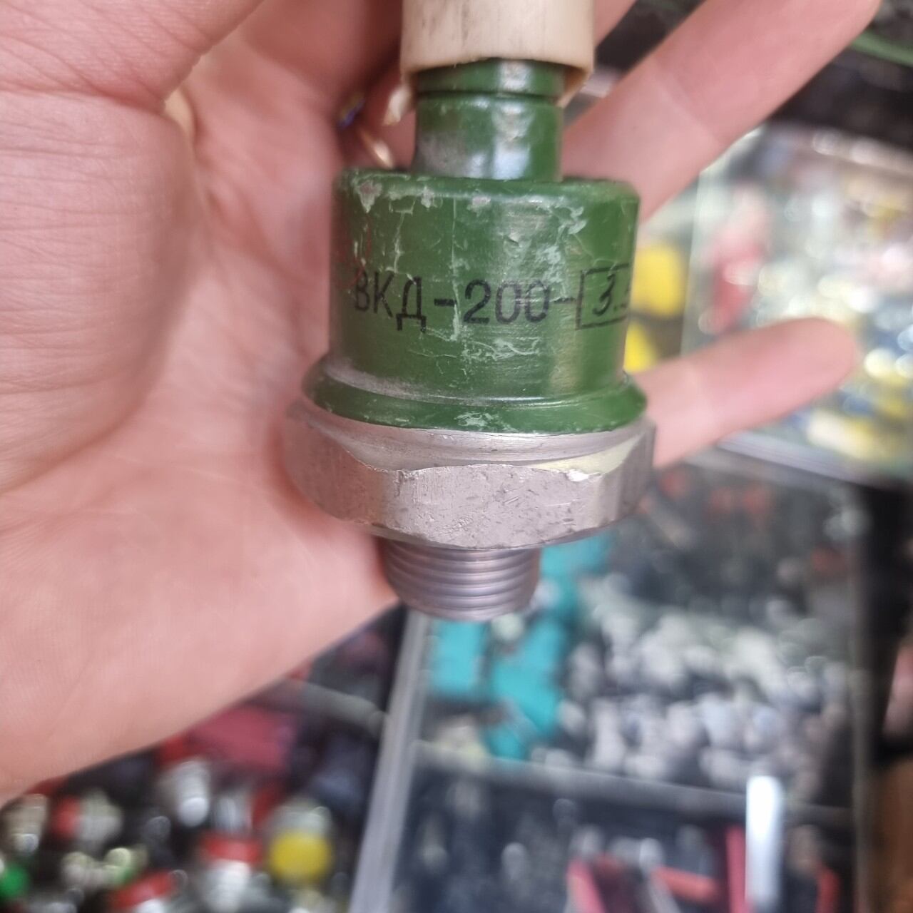 Diot nga bãi 200a - giá 1 con