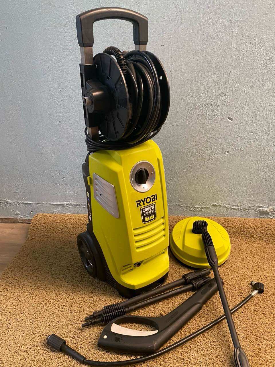 Máy Rửa Xe Ryobi 2000W