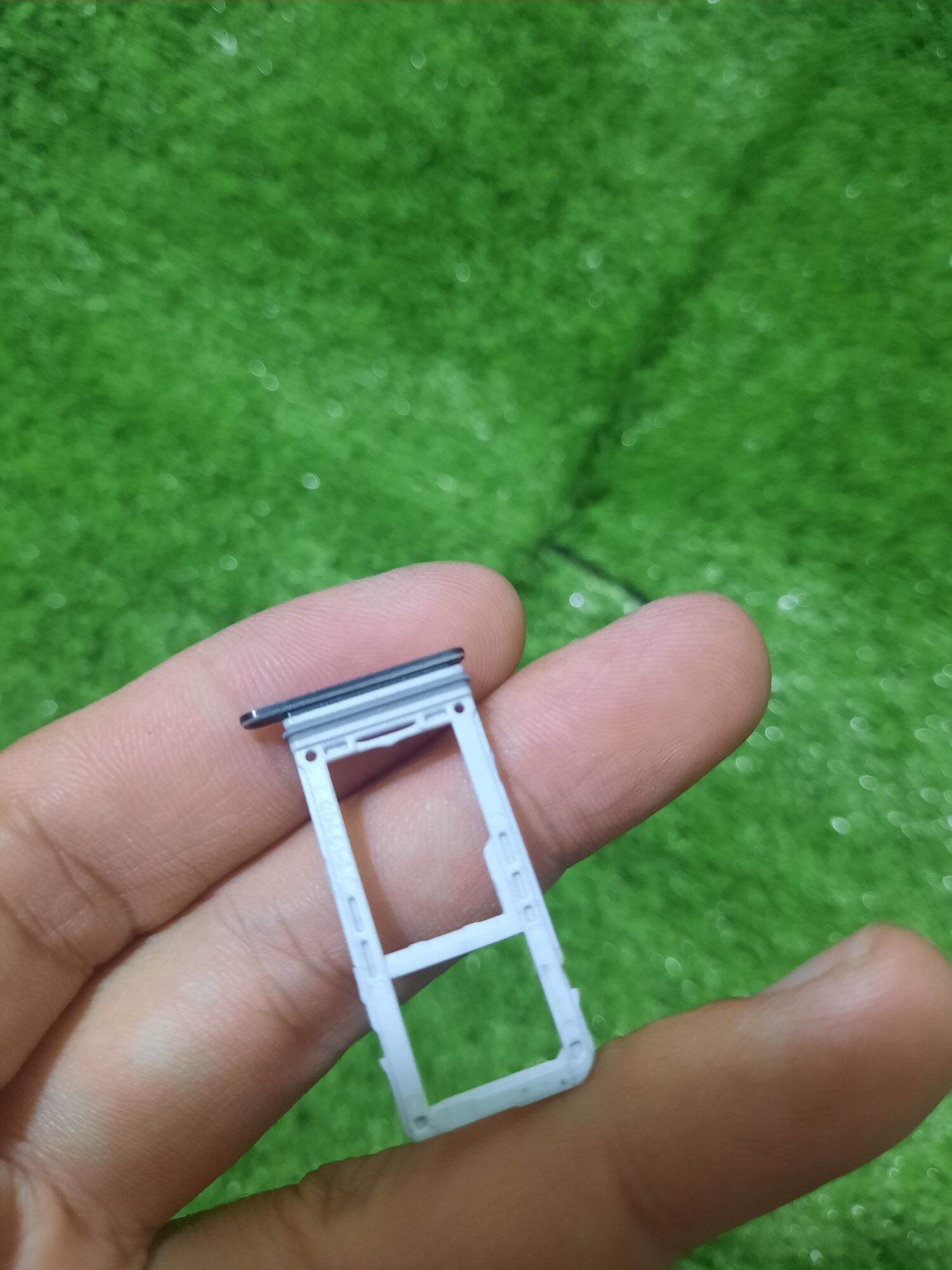 Khay sim samsung Note 8 bản 2 sim màu đen tặng cây lấy sim