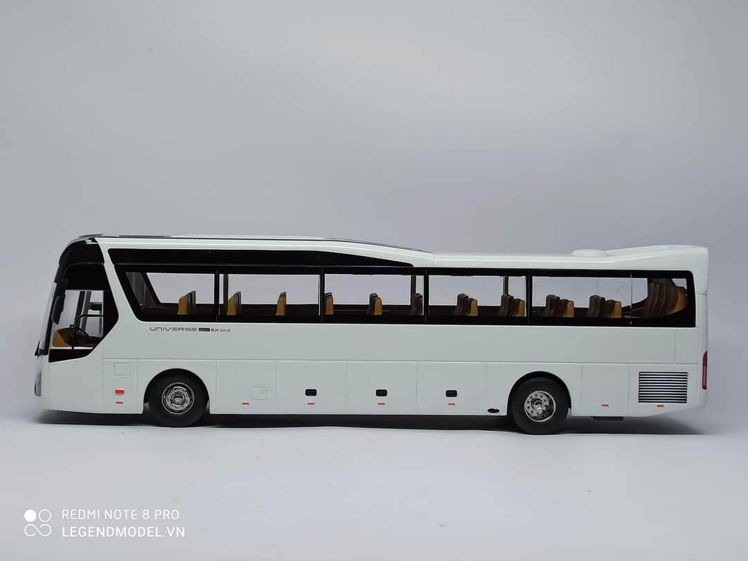 Mô hình xe Hyundai Universe