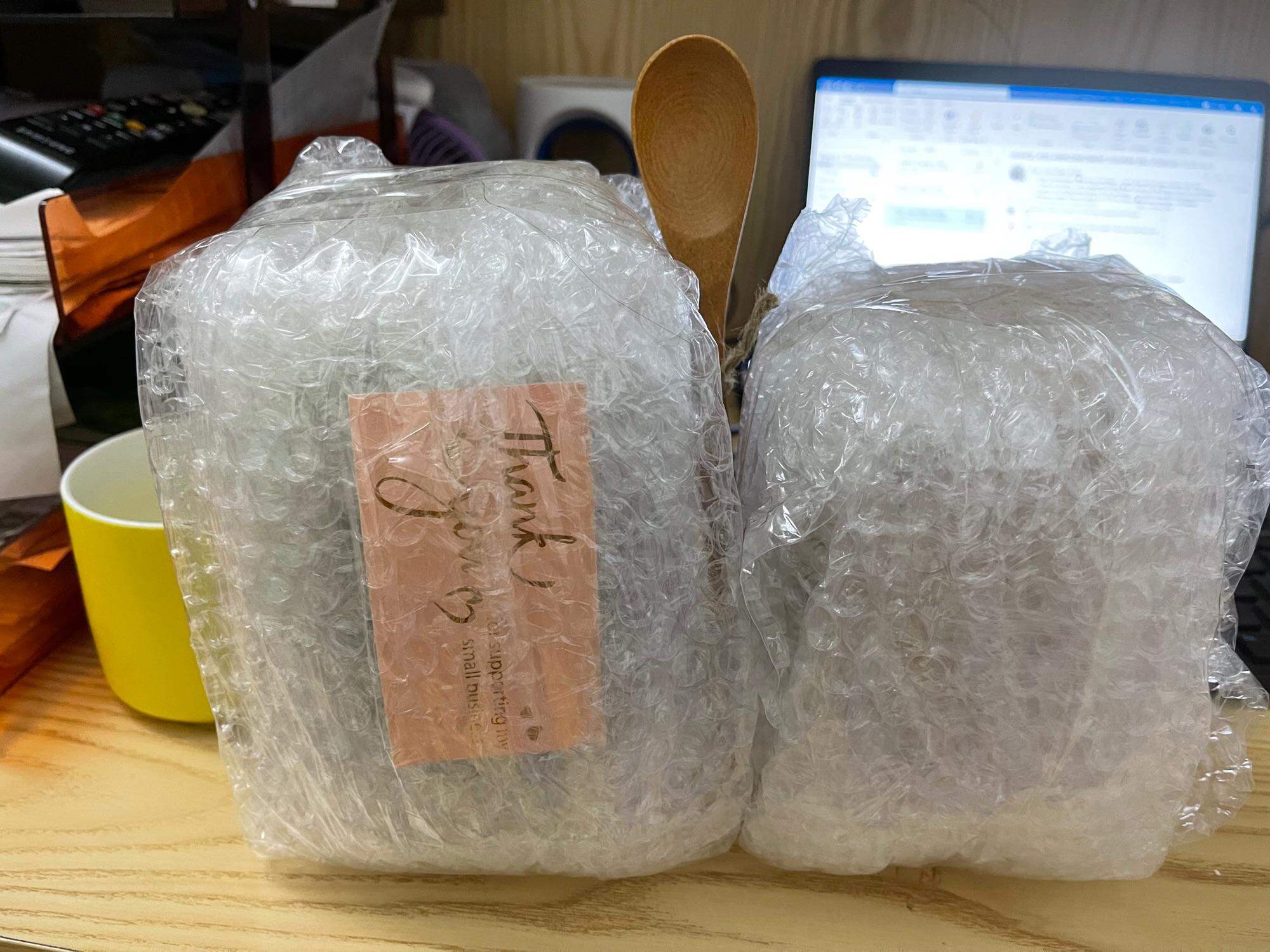 Combo: saffron ngâm mật ong và hũ chanh sành