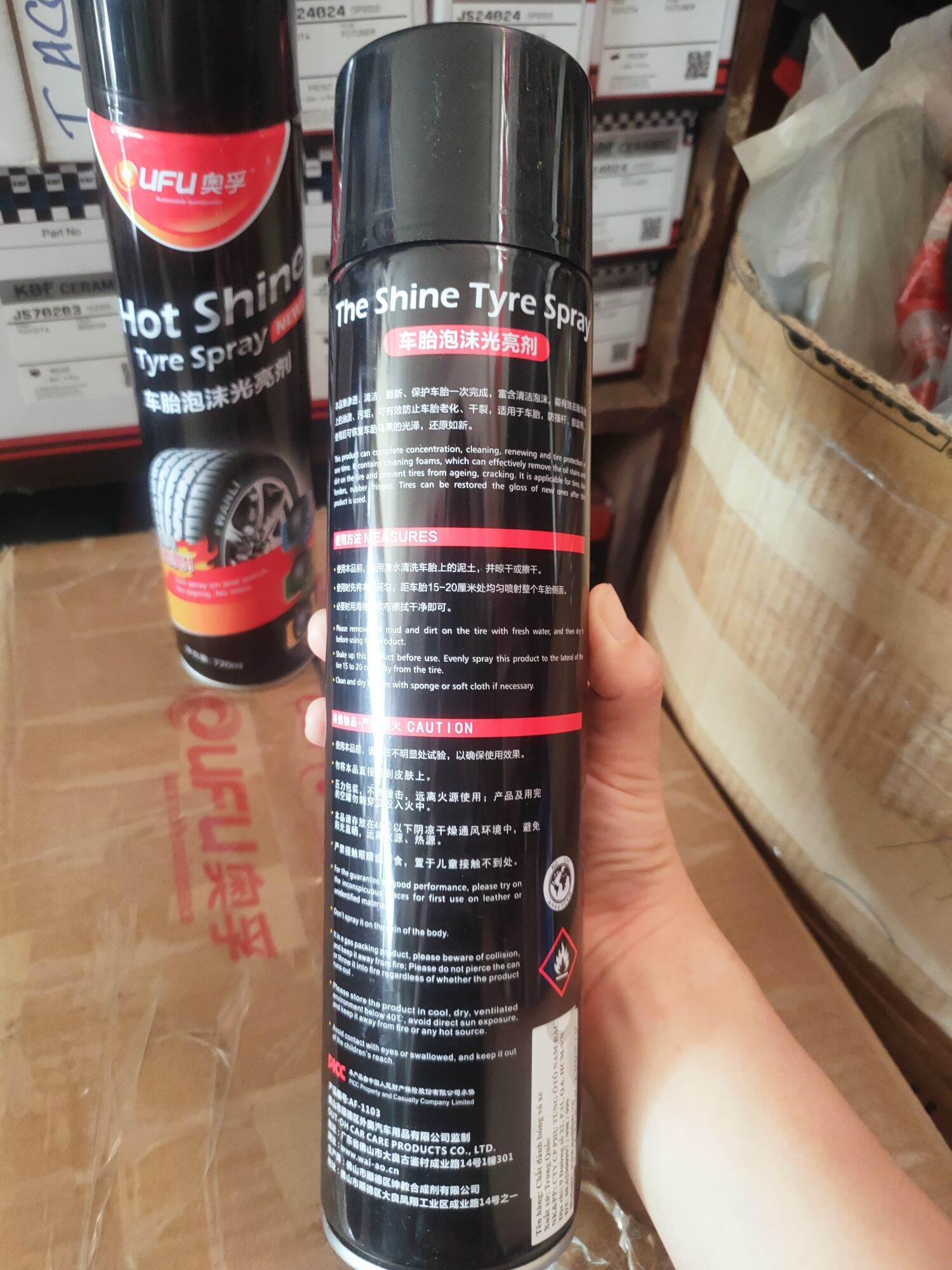 Chai xịt làm đen bóng vỏ xe HOT SHINE(720ml)