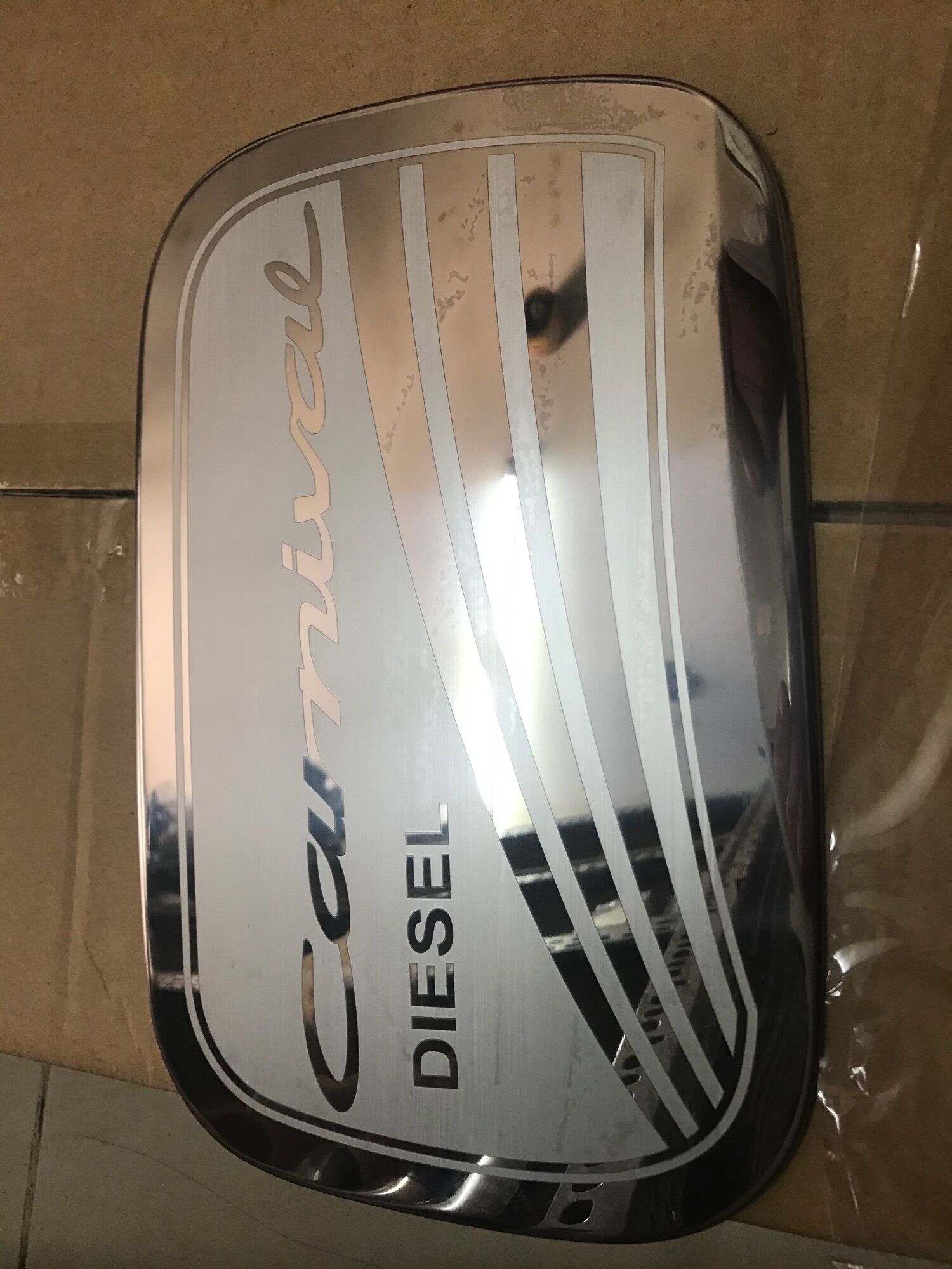 Ốp nắp dầu / xăng inox cao cấp kia carnival