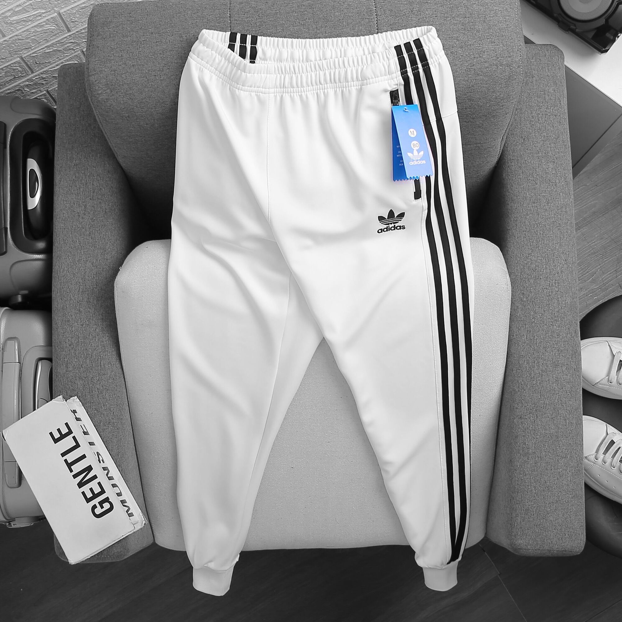Jogger adidas 3 sọc khoá túi ép