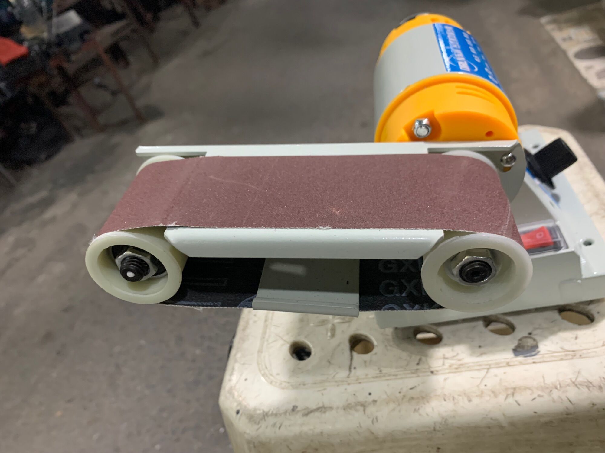 Máy mài băng tải mini