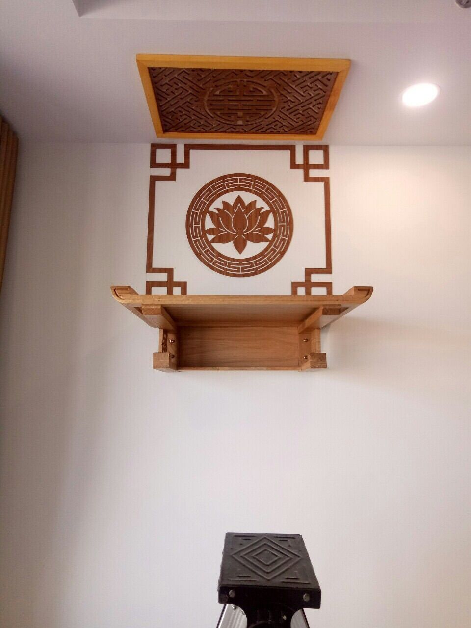 Bàn thờ treo tường