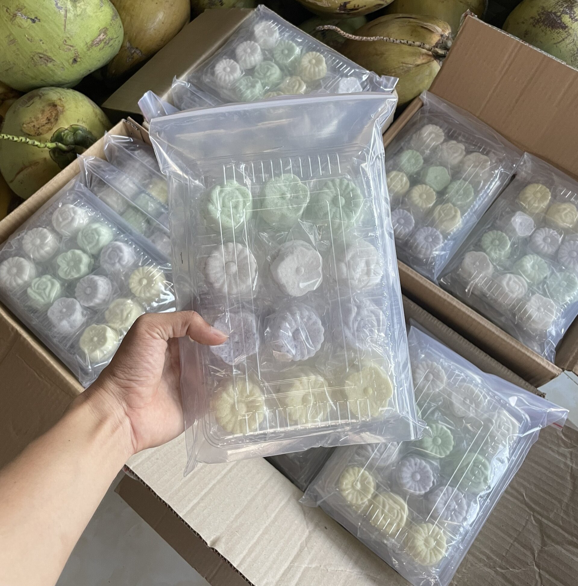 BÁNH IN DẺO NHÂN DỪA NON