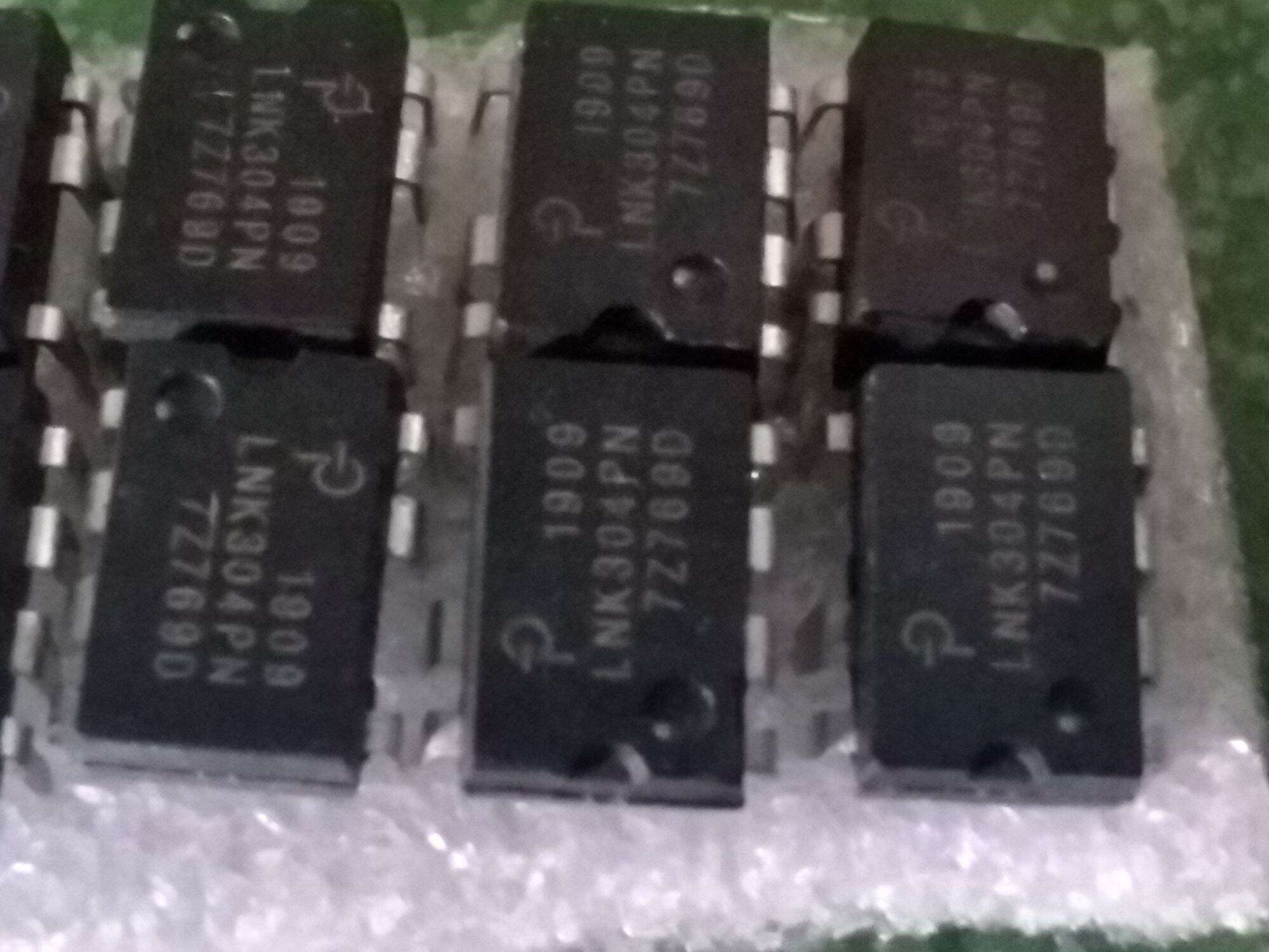 1 chiếc ic nguồn lnk304 zin