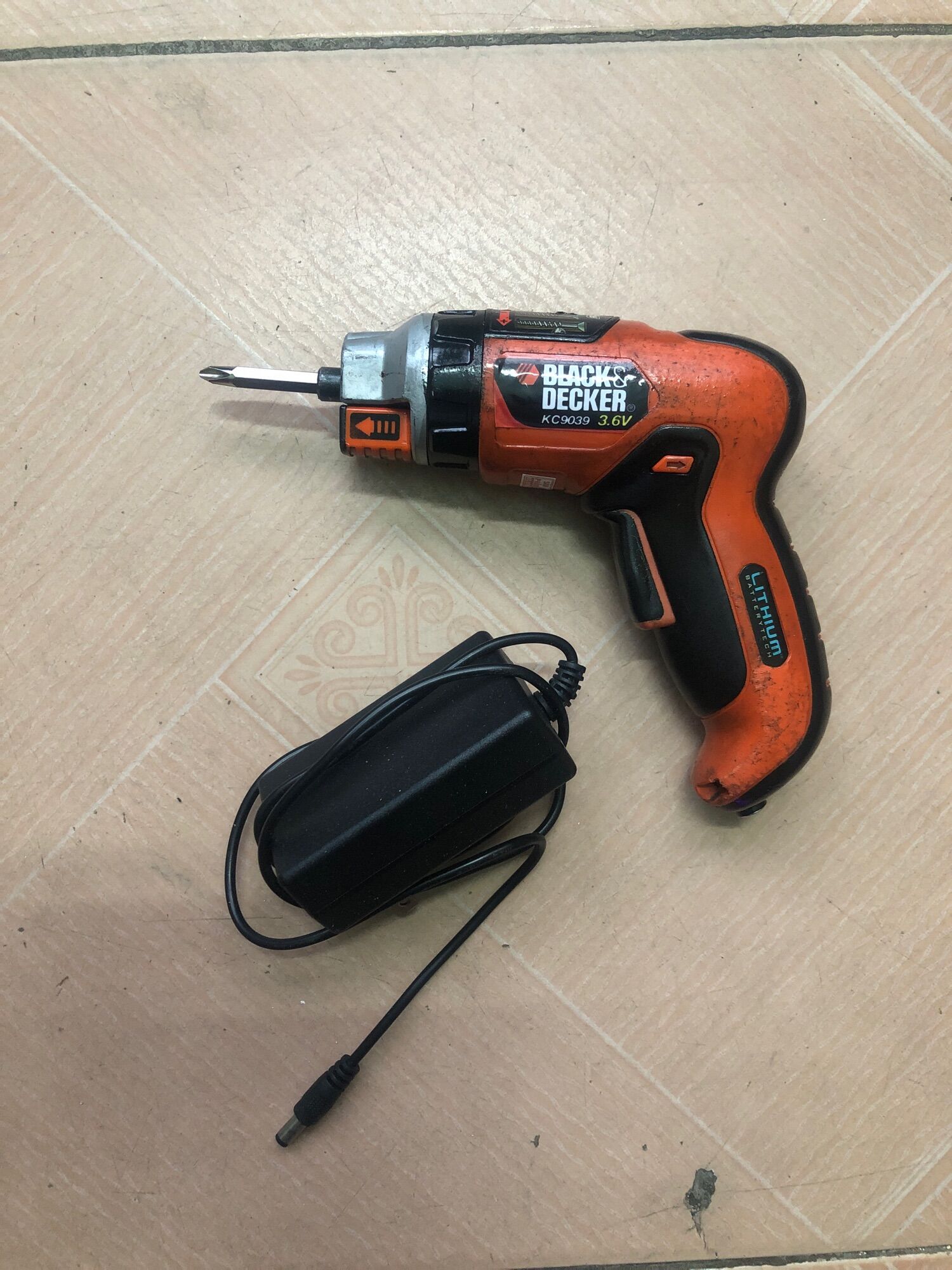 Máy vặn vít nhật bãi máy pin sạc đầy đủ