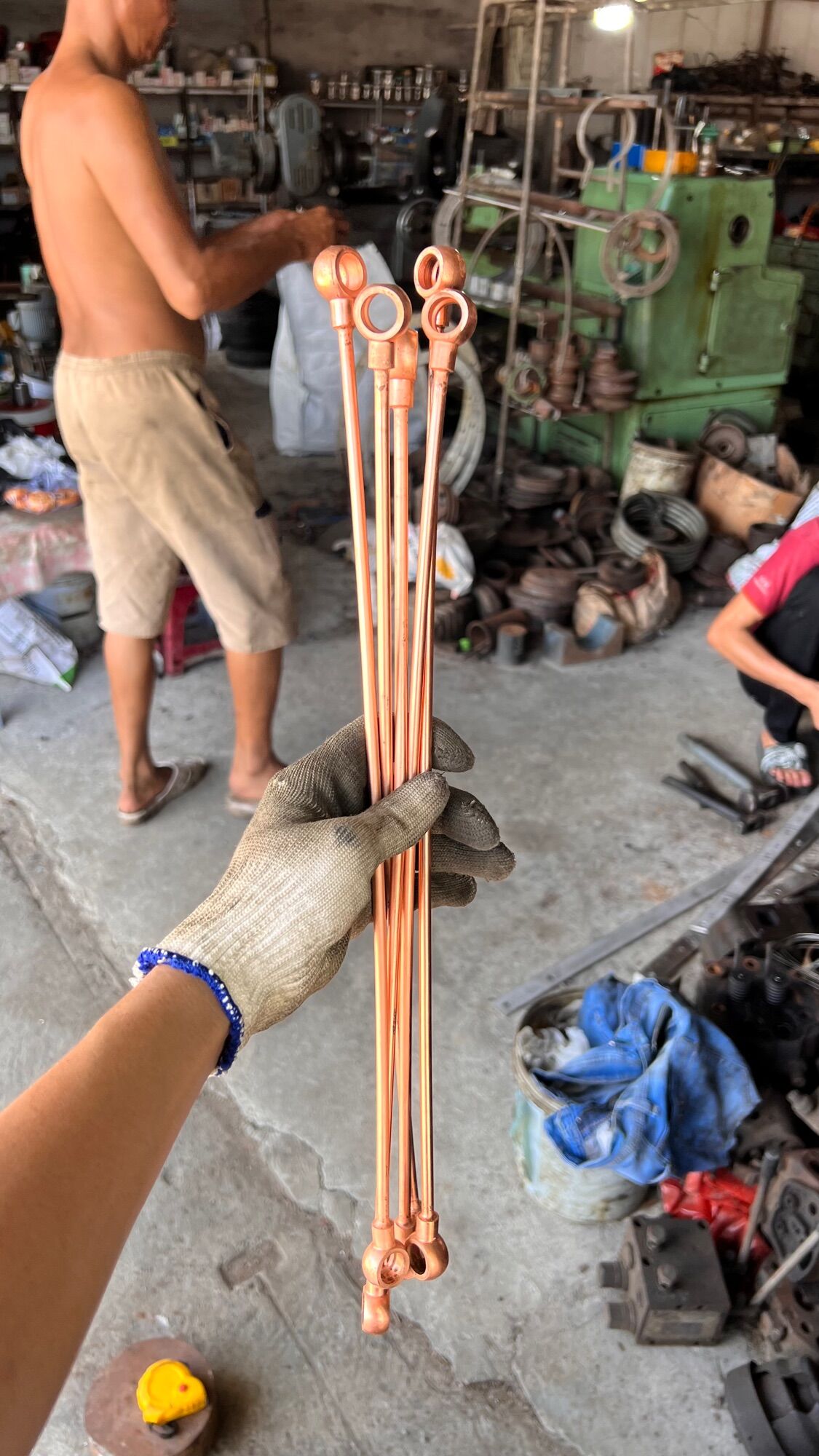 Ống nhớt máy D9,D10 R185