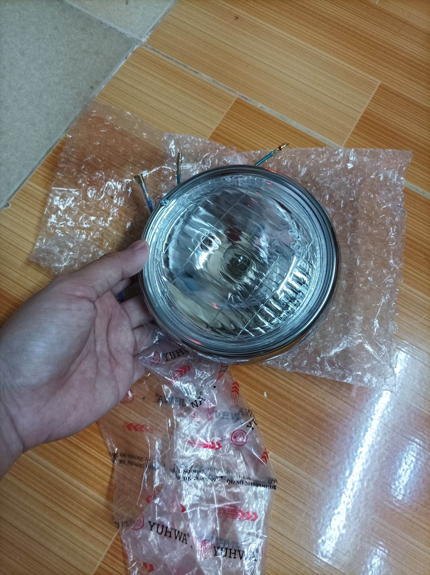 Pha đèn trước xe cup 81