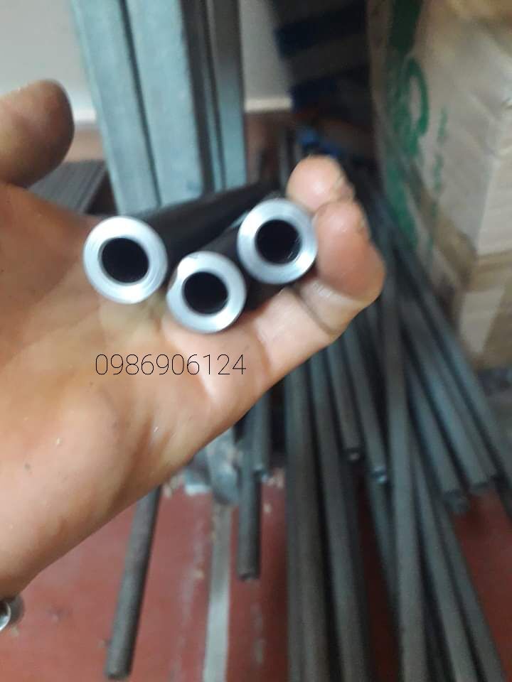 Ống thép đúc nhập khẩu đường kính ngoài 12mm lỗ trong 6.4 mm dài 70cm