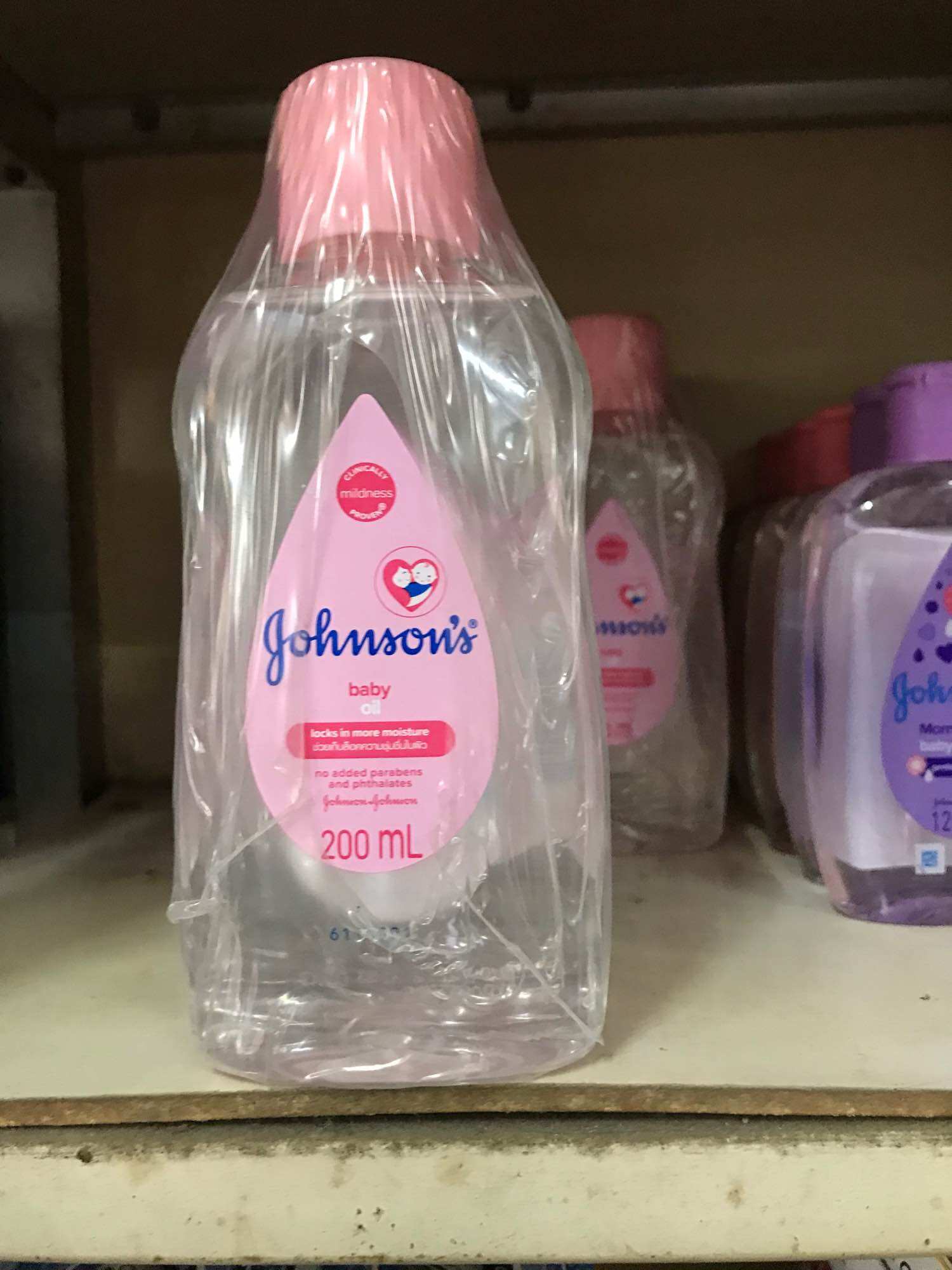 Dầu mát xa baby oil jonson 200ml toàn thân