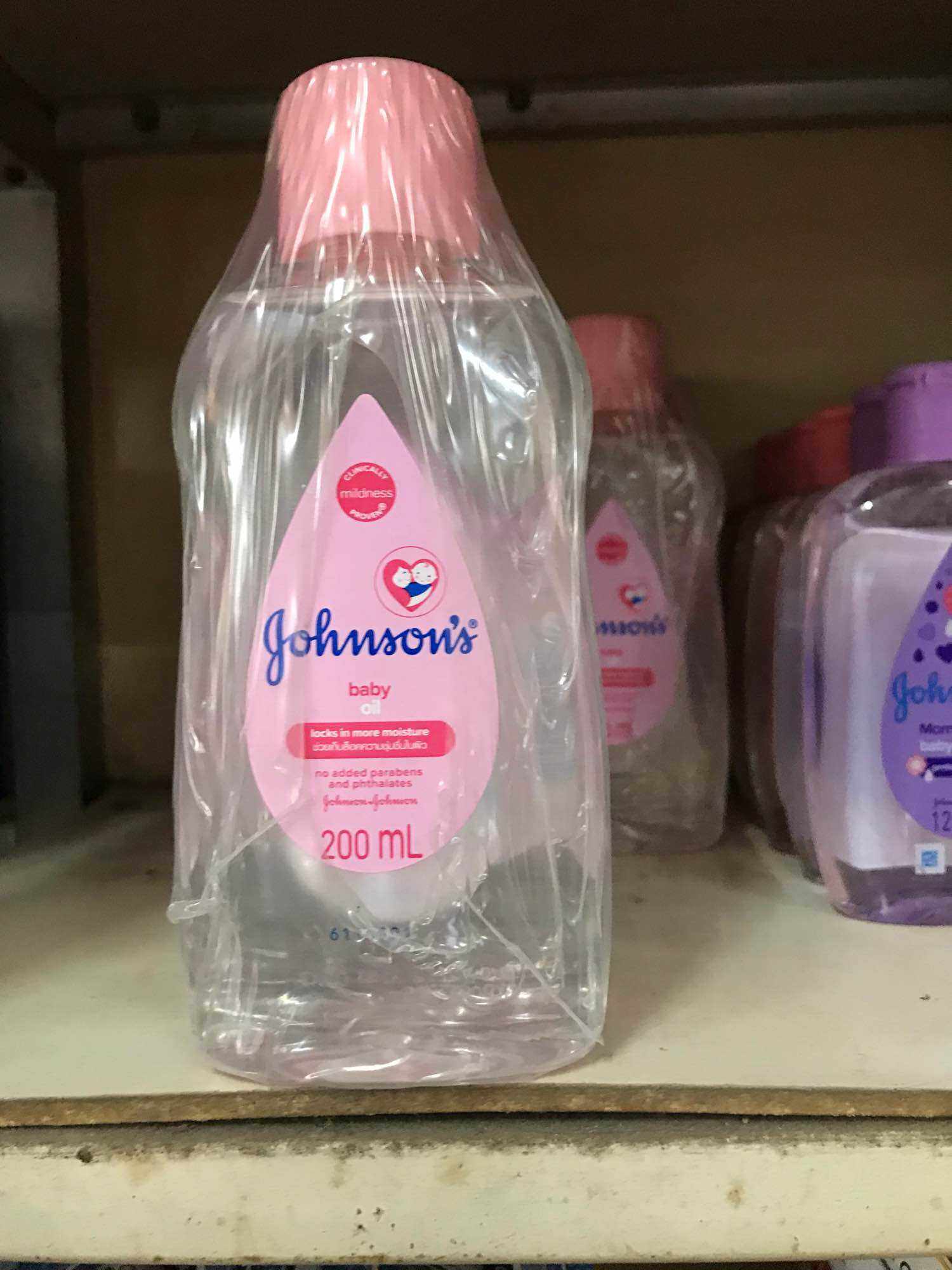 Dầu mát xa baby oil jonson 200ml toàn thân