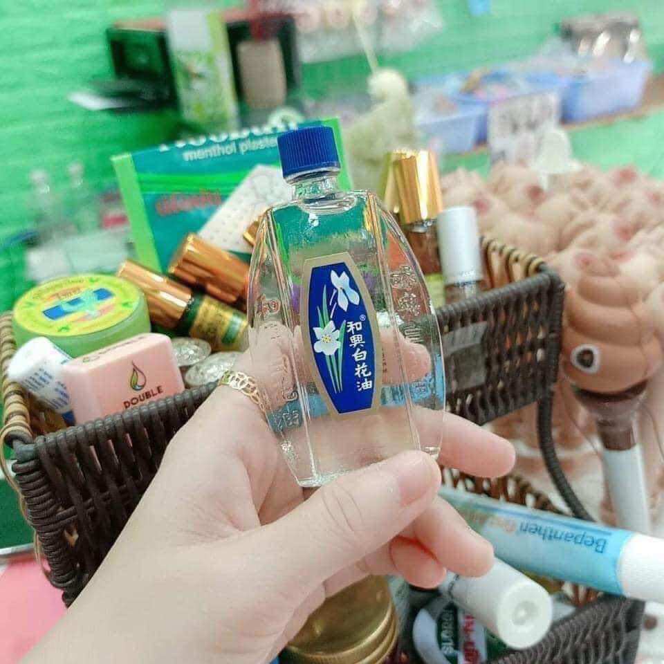 Dầu gió bạch hoa thái lan