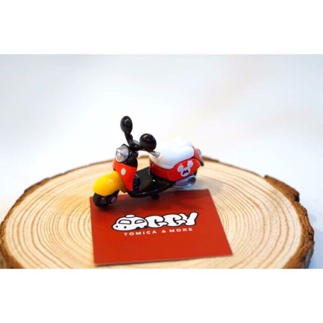 Xe mô hình Disney Tomica Mickey