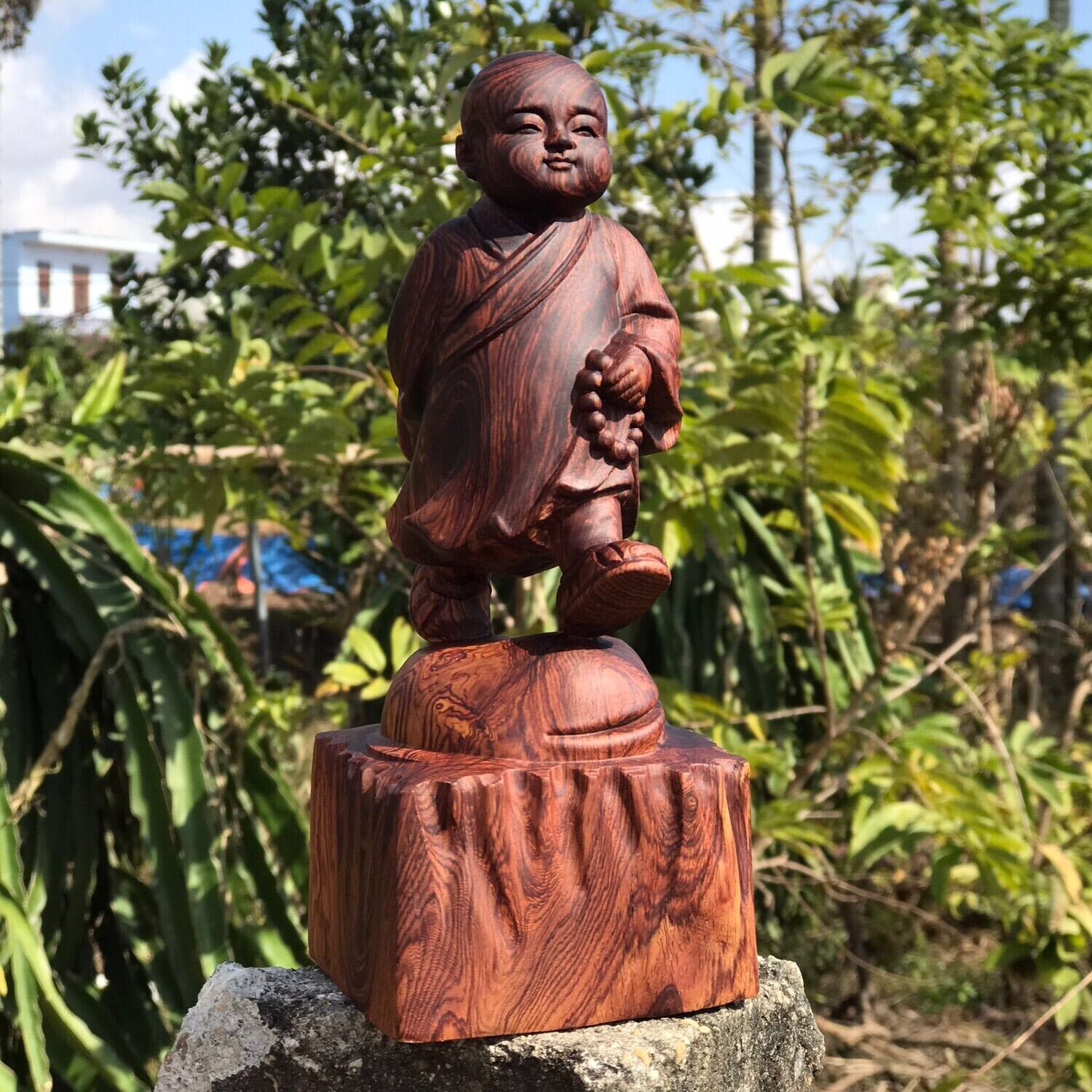 Tượng tuỳ duyên tự tại làm từ gỗ cẩm chỉ , trắc việt cao 20cm . Trang trí phong thuỷ nội thất gia đình , sưu tập tượng gỗ quý