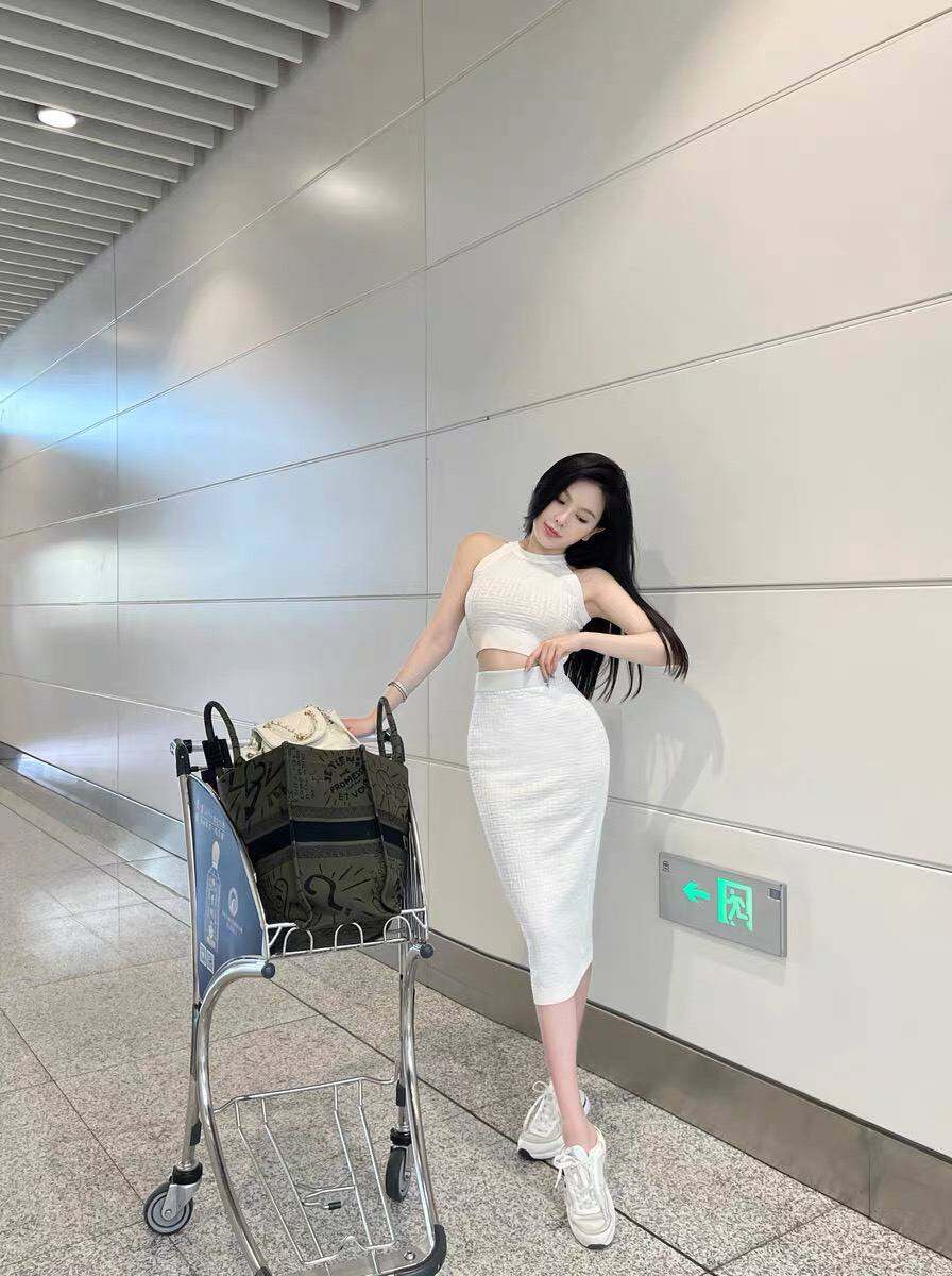 Sét body áo yếm + cv midi len nhung