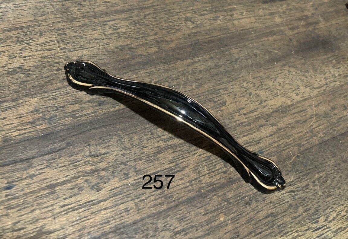 Tay nắm cửa tủ màu đen cao cấp 257