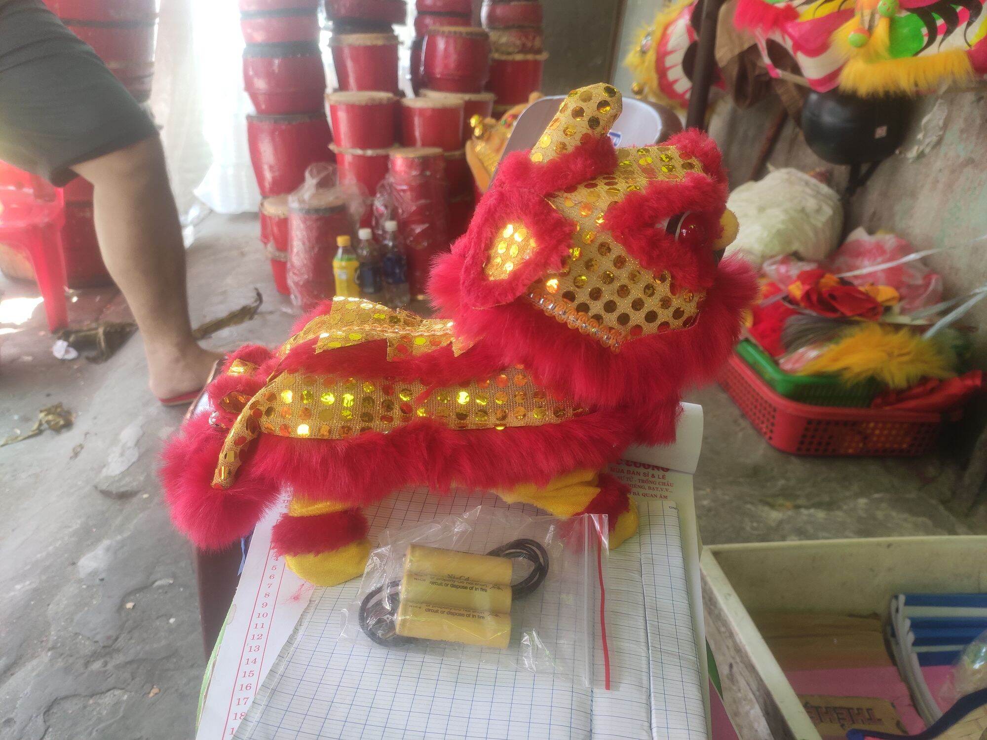 Lân trẻ em mini có nhạc, tư múa , có đèn