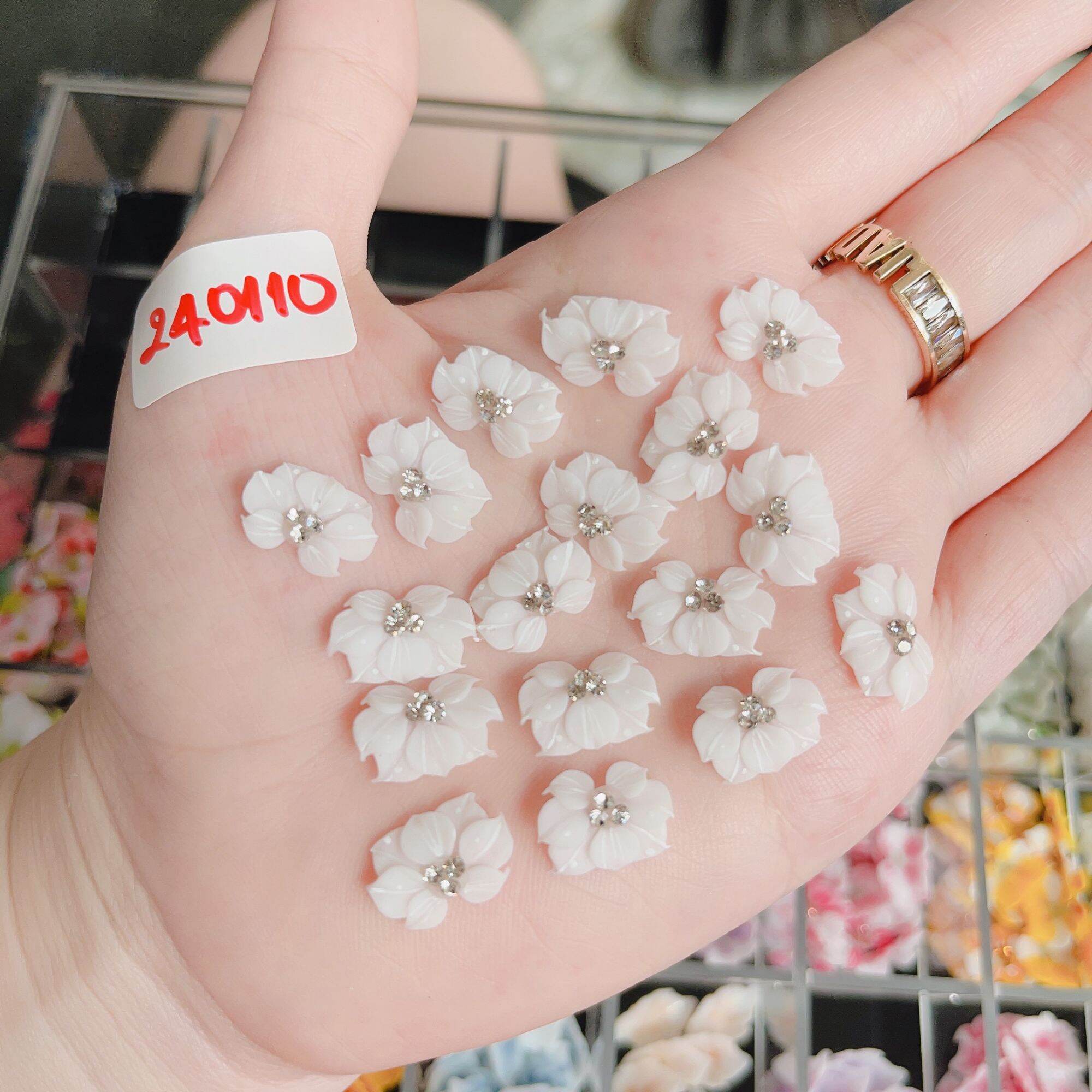 Hoa bột nail hoa đính tay ( HOA NỬA CÁNH TIÊN PHỐI TRẮNG ĐÍNH ĐÁ ) / giá 1 bông