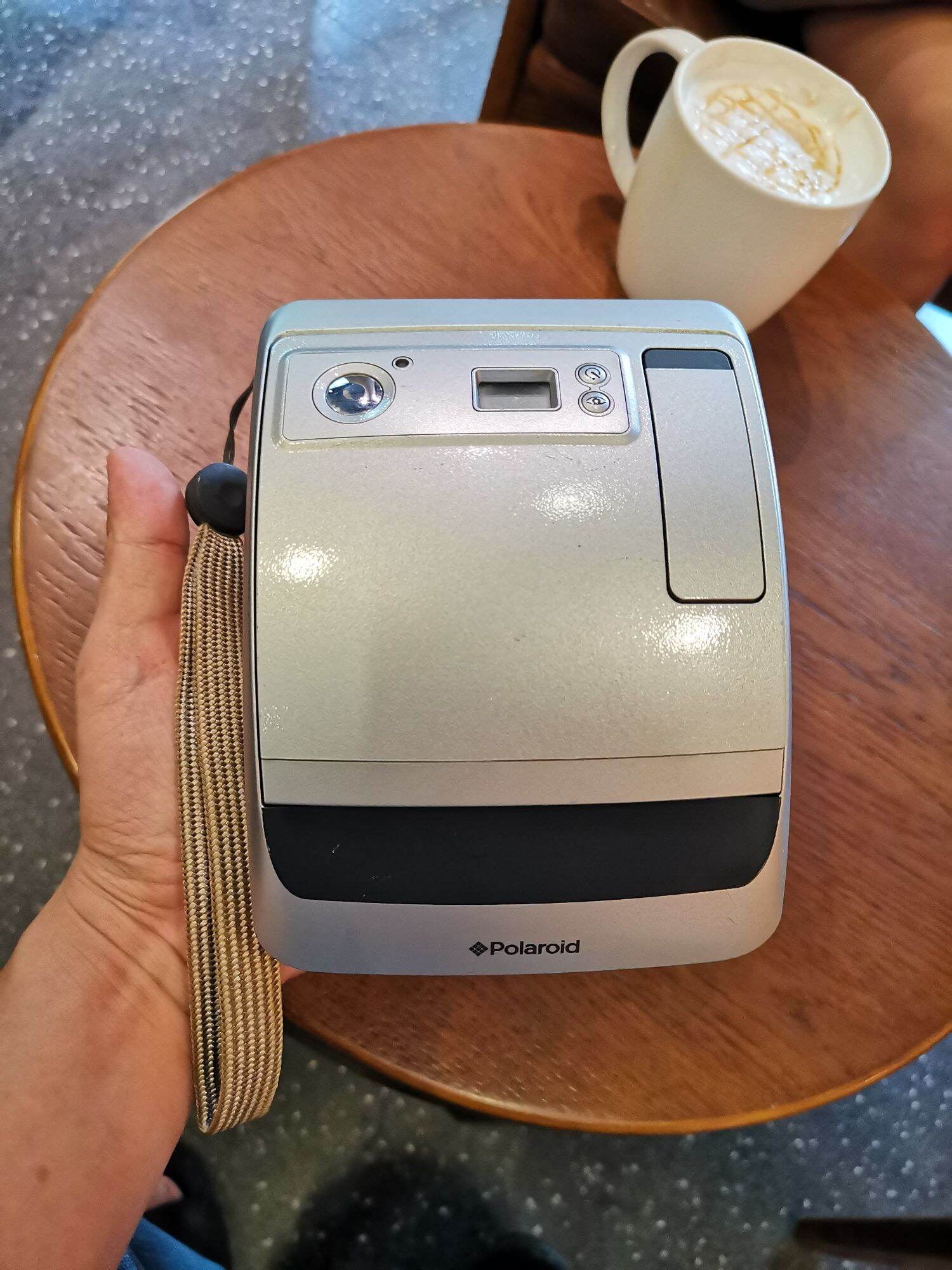 Máy ảnh chụp lấy liền Polaroid ONE600 độc đáo ảnh ra vintage cá tính