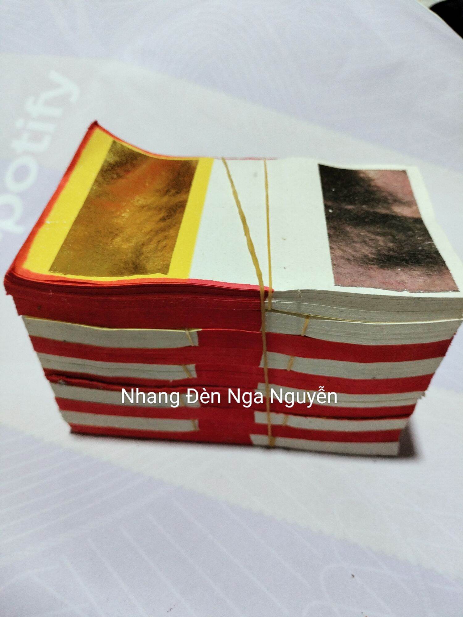 Xấp giấy cúng bạc hai đầu lớn nhỏ