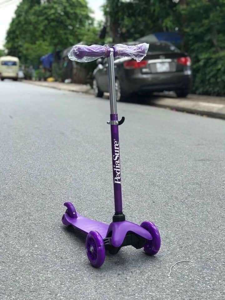 XE TRƯỢT SCOOTER 3 BÁNH CÓ ĐÈN PHÁT SÁNG