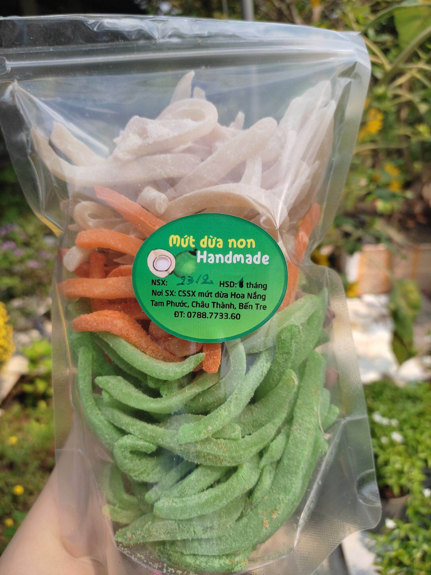 Mứt dừa non sợi mix đủ vị 500g (Mứt dừa non nhà làm)
