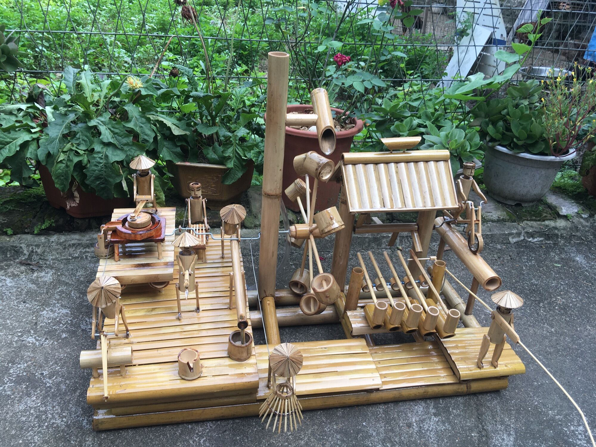 Guồng nước dân tộc bằng trúc