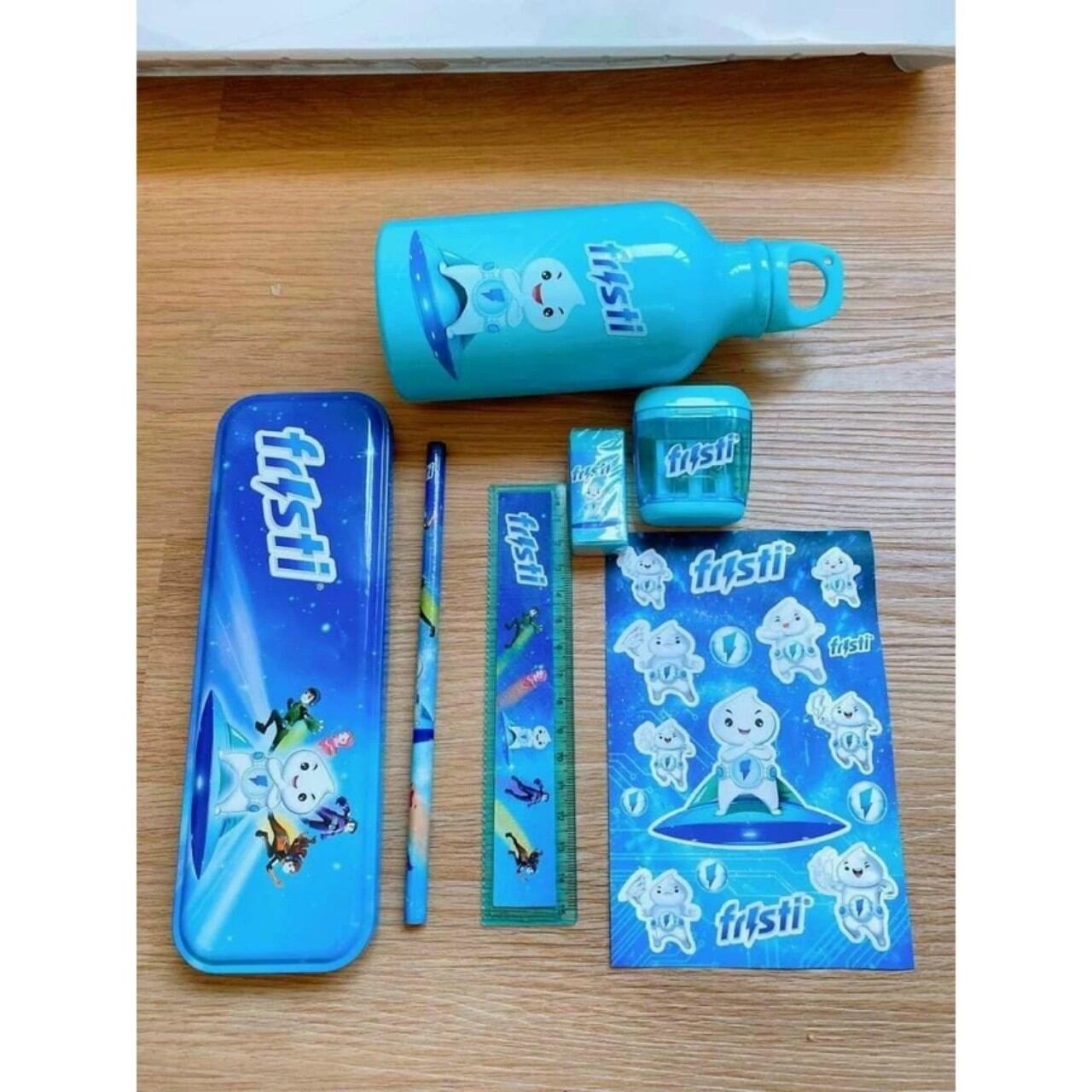 Bộ dụng cụ học tập cho bé