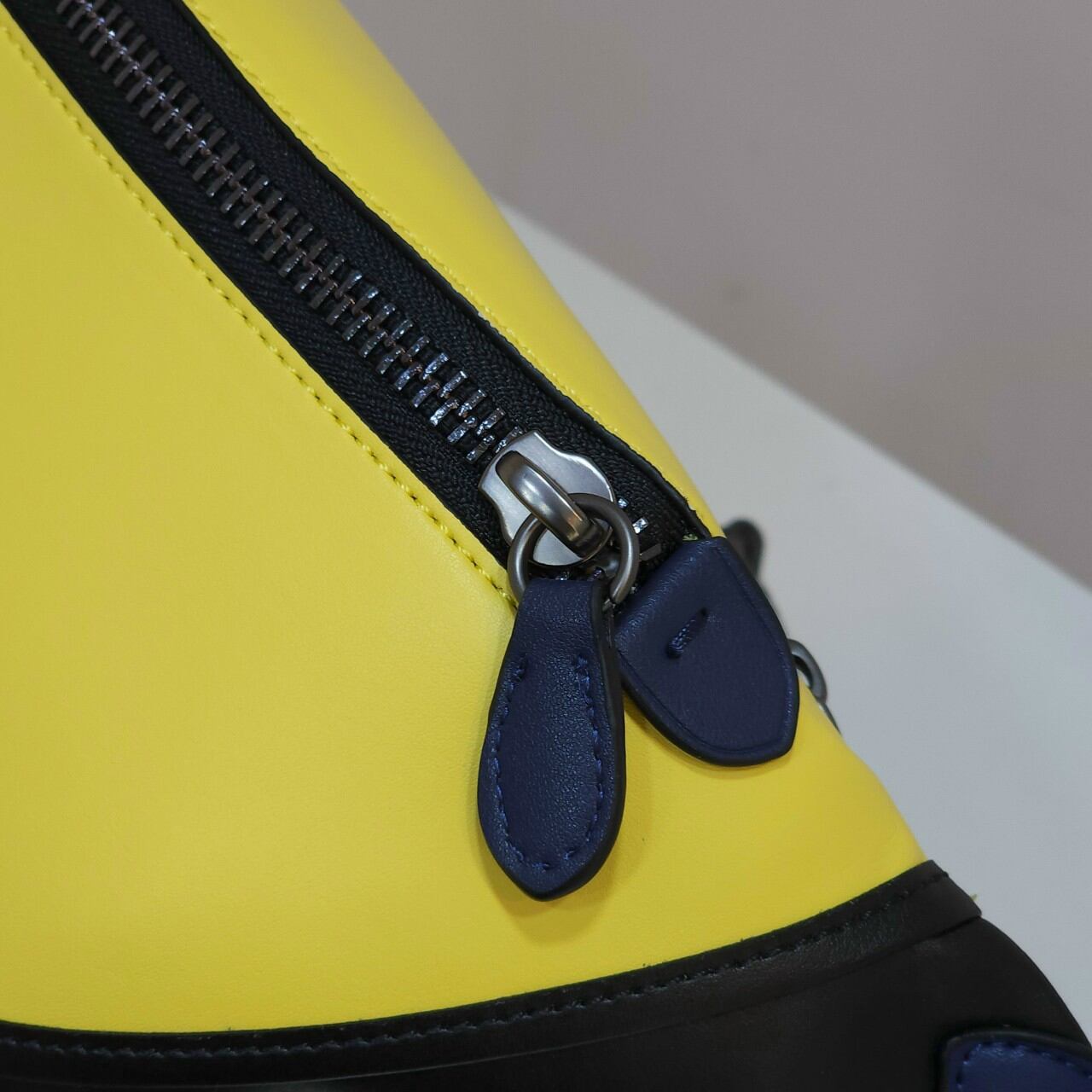 Túi bao tử C.oach for men xịn xò